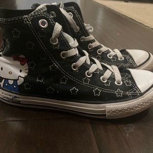 HELLO KITTY CONVERSE
